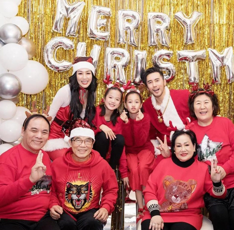 鐘麗緹二女兒逆襲了！ 13歲張子晴穿條紋裙過情人節，美過媽媽了