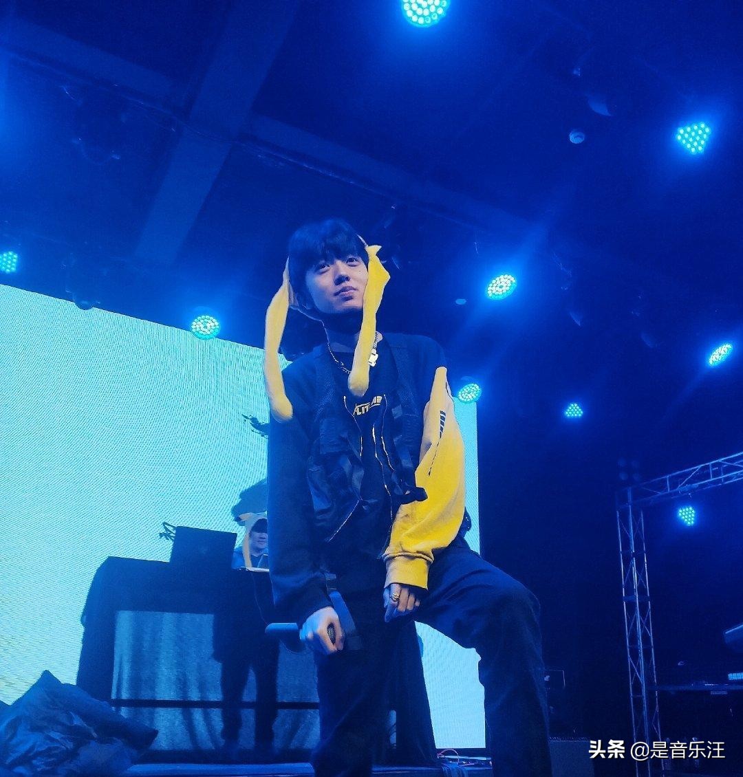 姜云升直播辟谣，面对“渣男”指控金句频出：听说唱蠢不到这一步