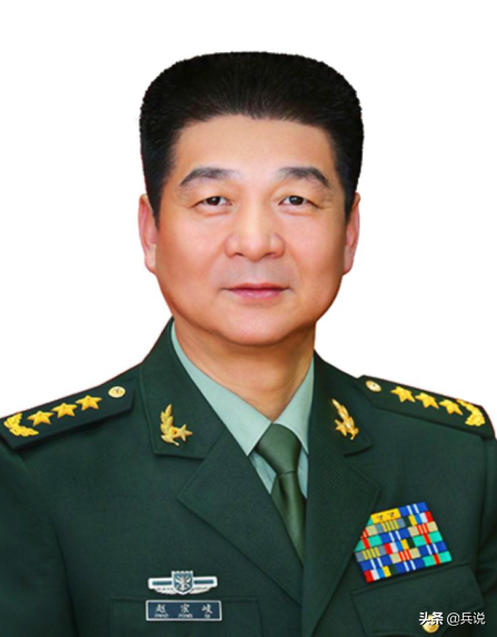 镜头里的将军：赵宗歧审问越军少尉，拍桌子大吼，吓得俘虏打抖