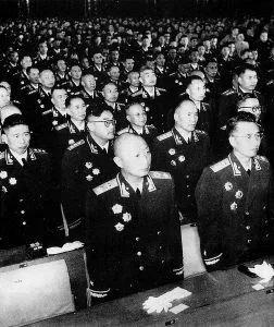 他曾气得毛主席在雪地里转圈，是兵团司令员中唯一没有军衔的