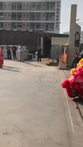 洗衣服用针会刺伤他的眼睛因为这天神龙要抬头观望天下此时也要抬抬头