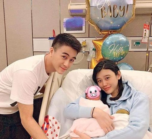 从小就拿钻戒当玩具，赌王最宠的女儿何超欣，