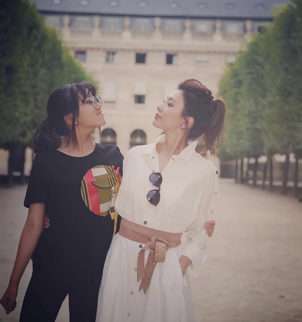 賈靜雯才是人生贏家，二婚後生活幸福，和前夫恩恩怨怨也宣告結束