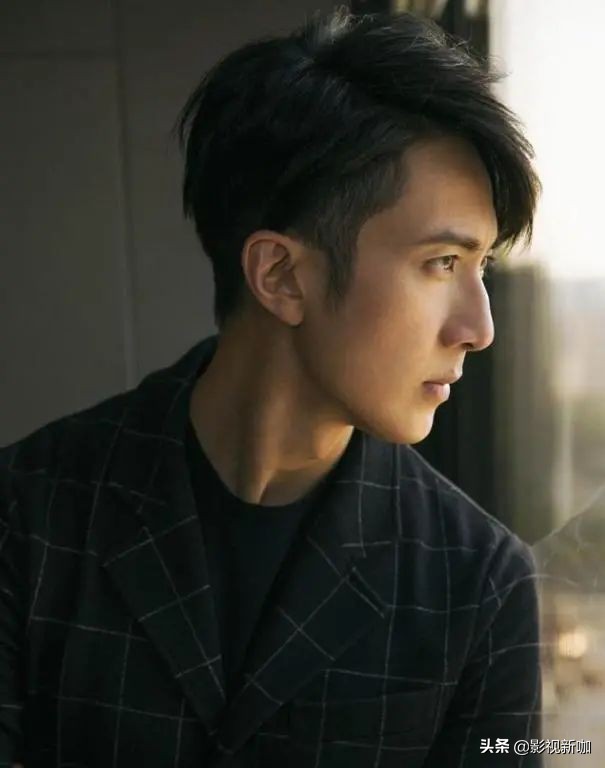 吳尊曬一雙兒女，吃相誇張又搞笑，稱一​​家幸福食神