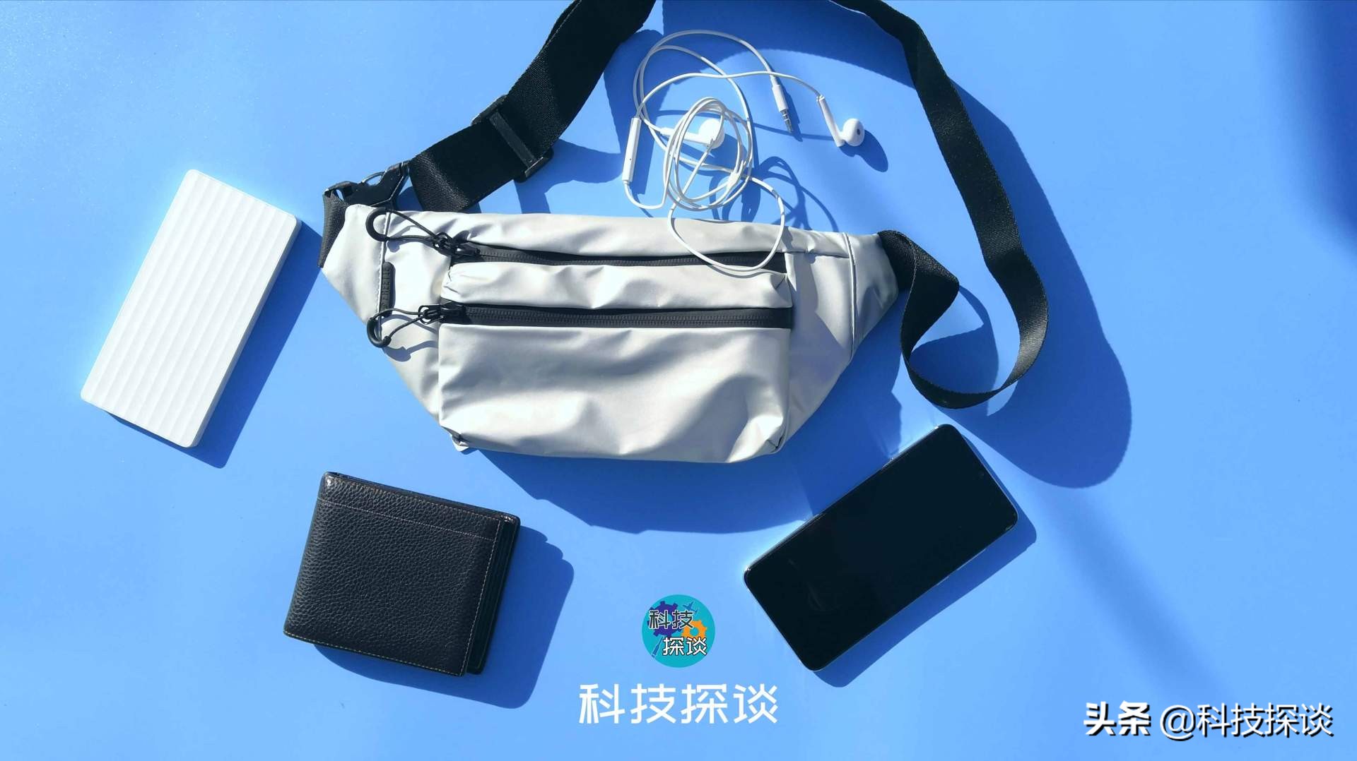 还记得老罗带货的FREETIE飞织抗菌健步鞋？它家出腰胸包了