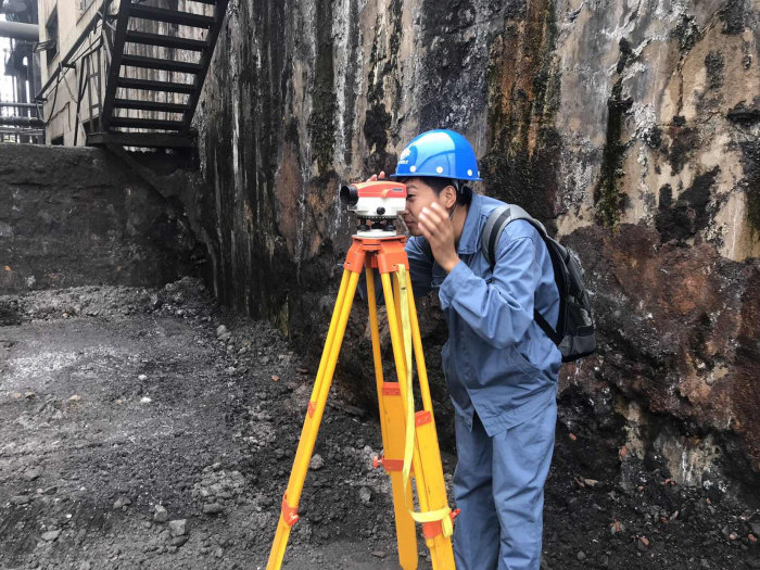 变形速率单位时间的变形量.观测频率一定时间内的观测次数.