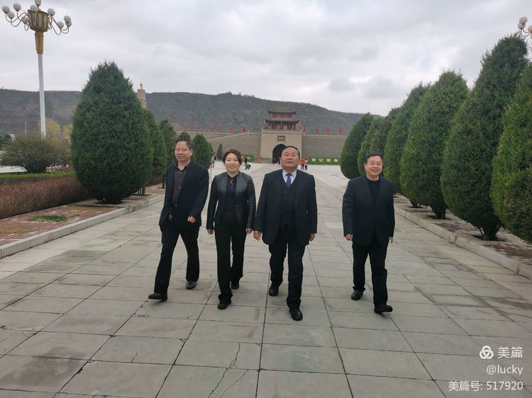参观红军会师旧址传承革命红色基因