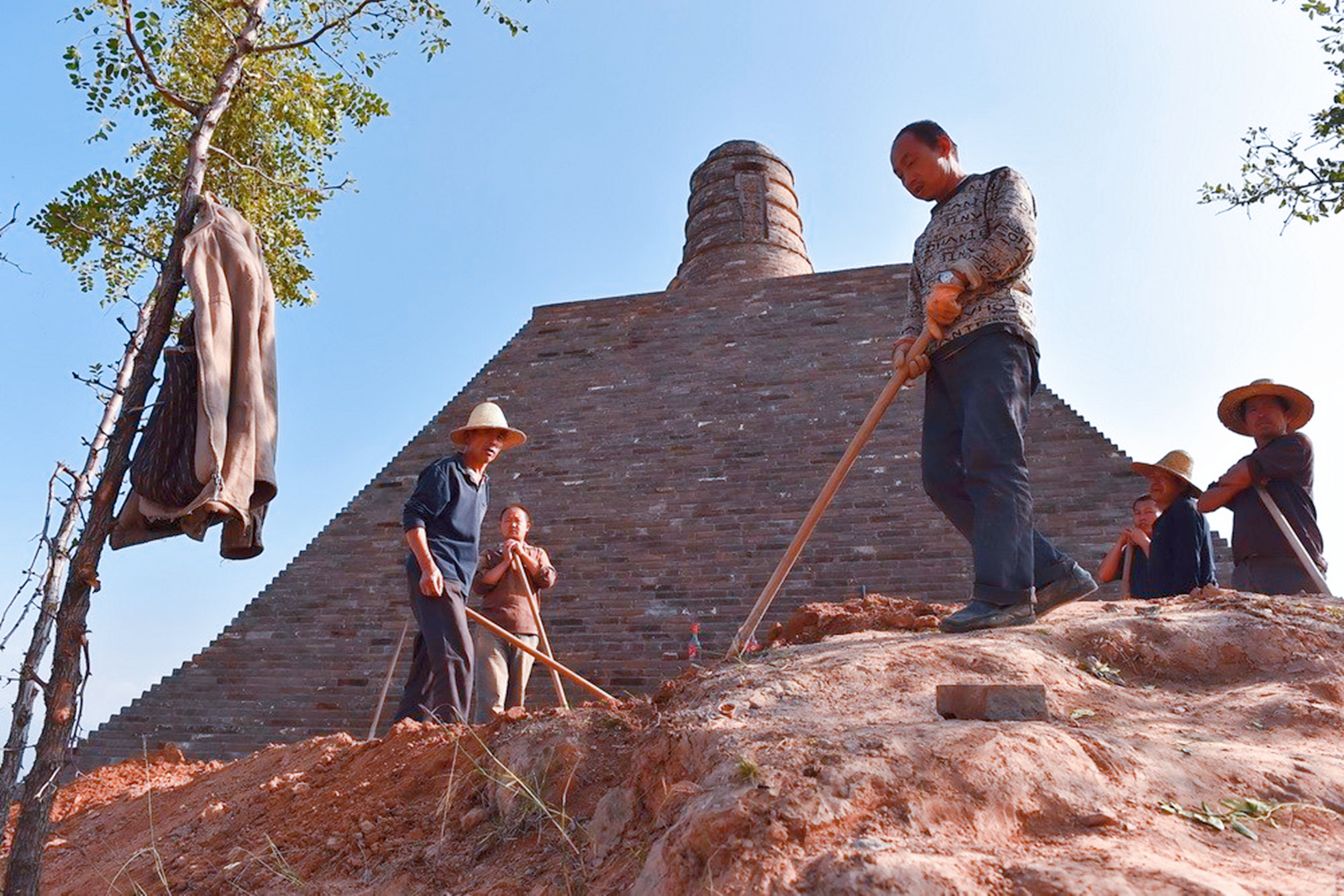 山西网红“悬浮塔”，曾凌空立在山尖，如今变