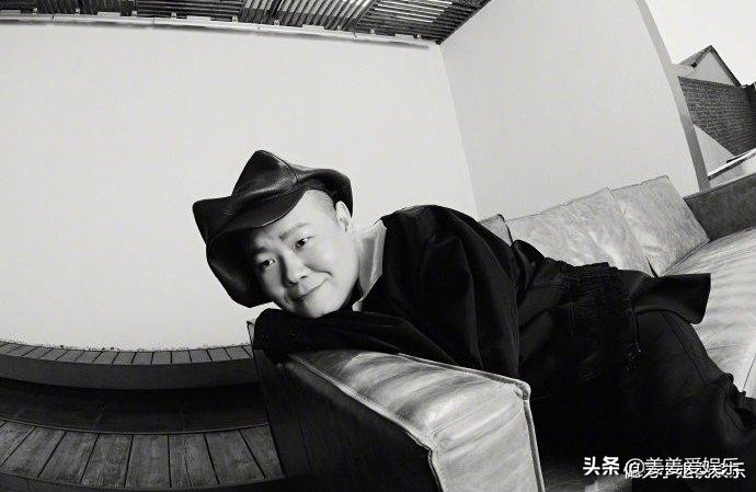 岳云鹏拍时尚大片上热搜，却被网友神吐槽：最