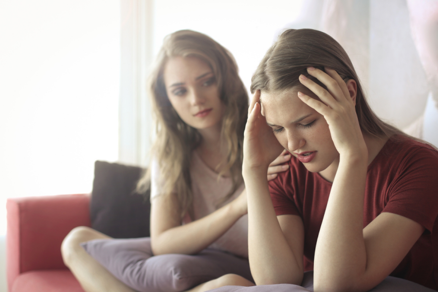 总被一些负面事件影响？是你心理上跟它们靠得太近