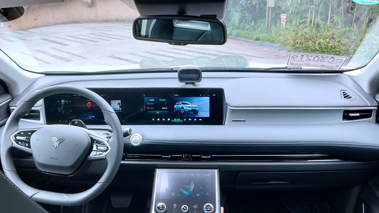 山城试驾哪吒U 动力够强才能后浪不止