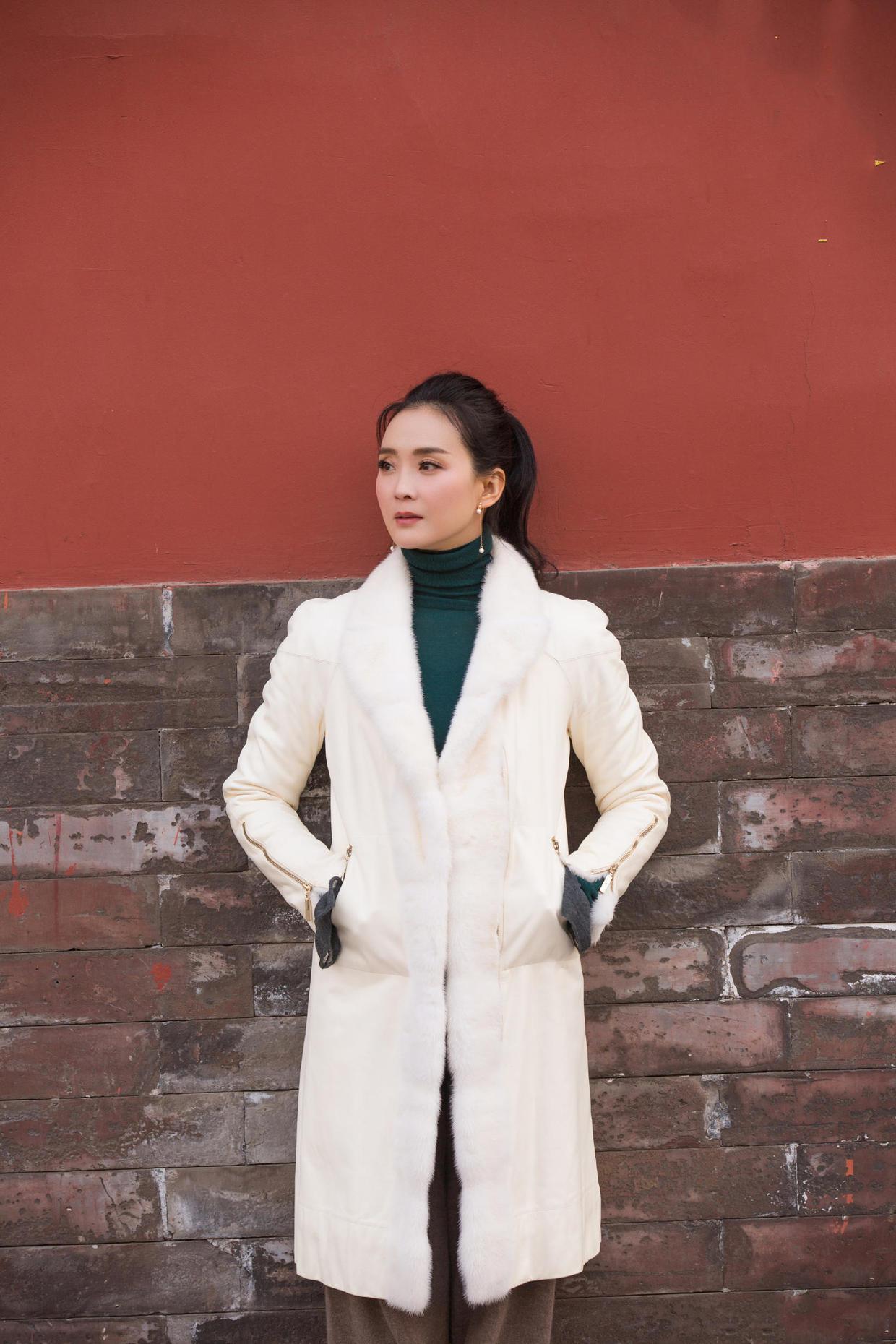 “晴格格”现身故宫？出道这么多年气质依然出