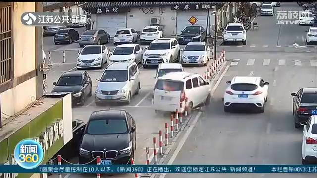 糊涂老爹教14岁儿子“练车”连撞6车：拉手刹都停不下来