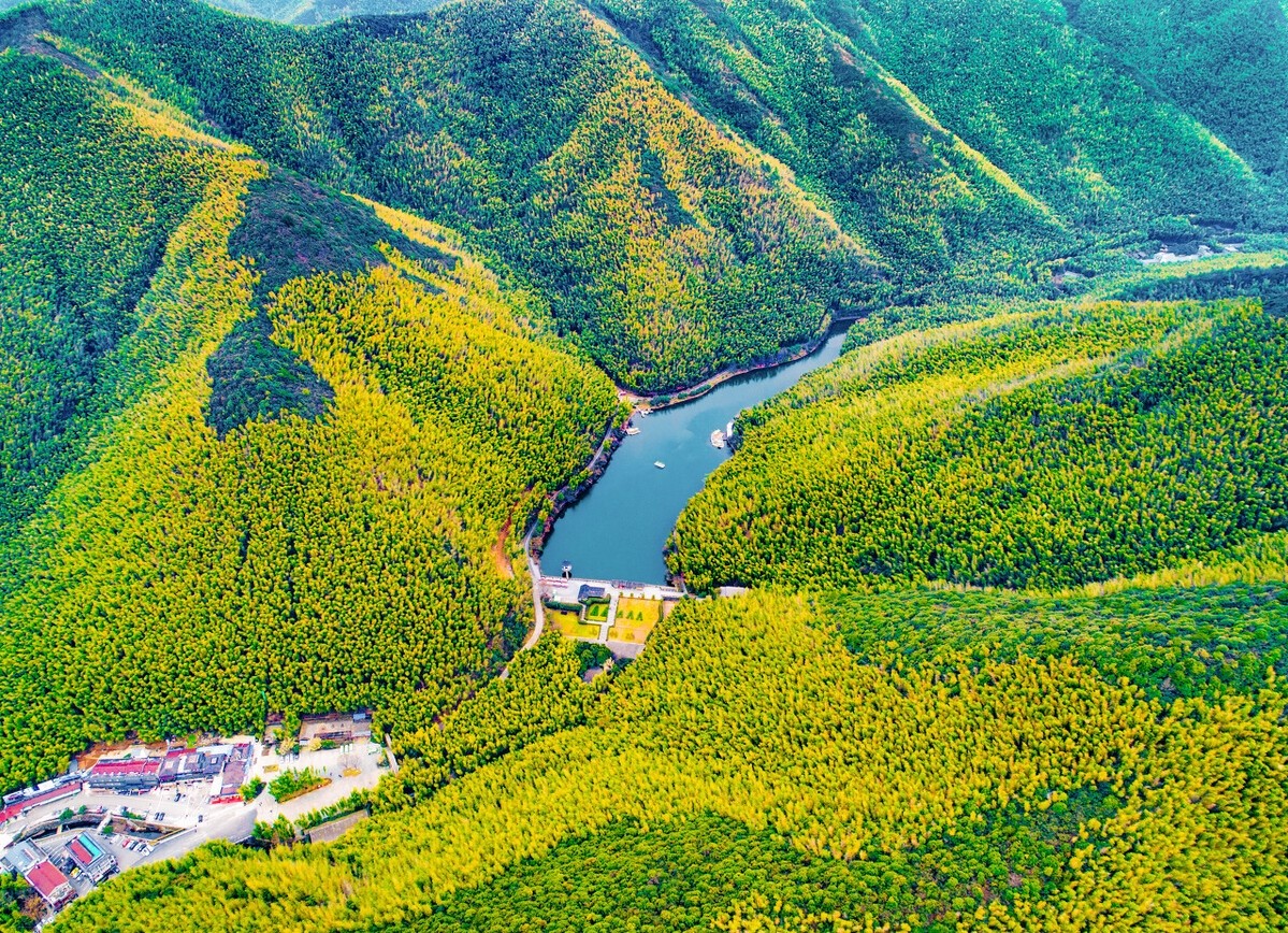 这才是夏季值得去的八大避暑天堂，人少景美，还自带空调模式