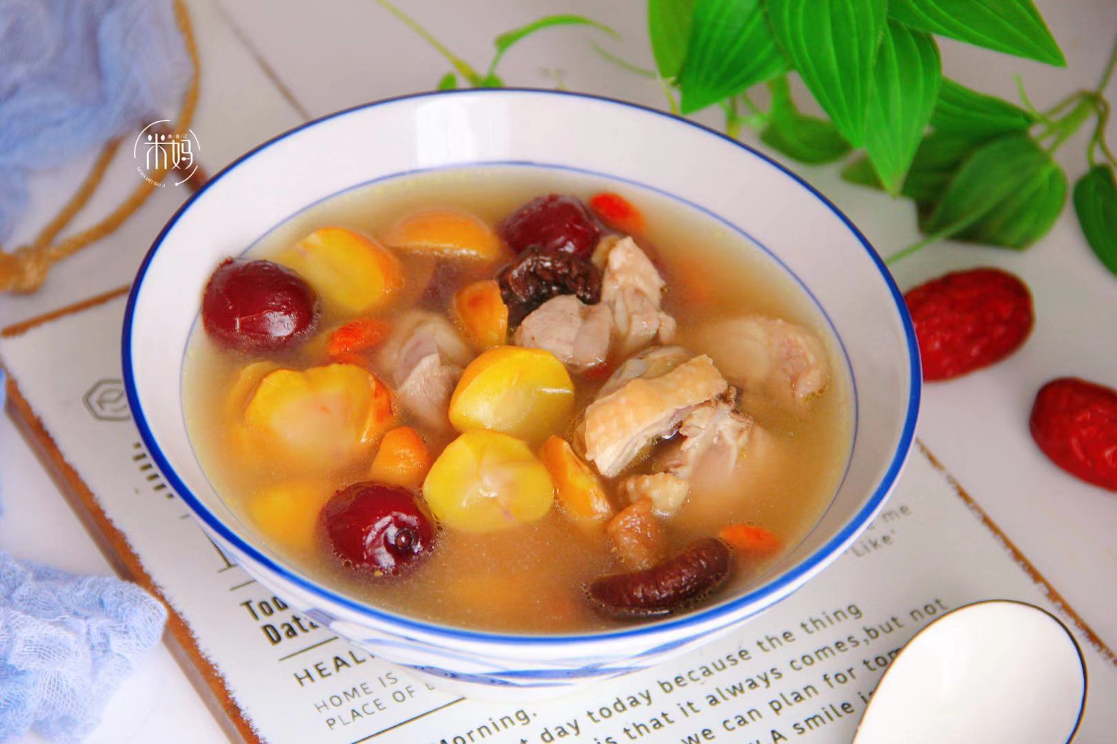 图片[1]-板栗香菇鸡汤做法步骤图 煲汤喝甘甜可口比吃猪肉强多了-起舞食谱网