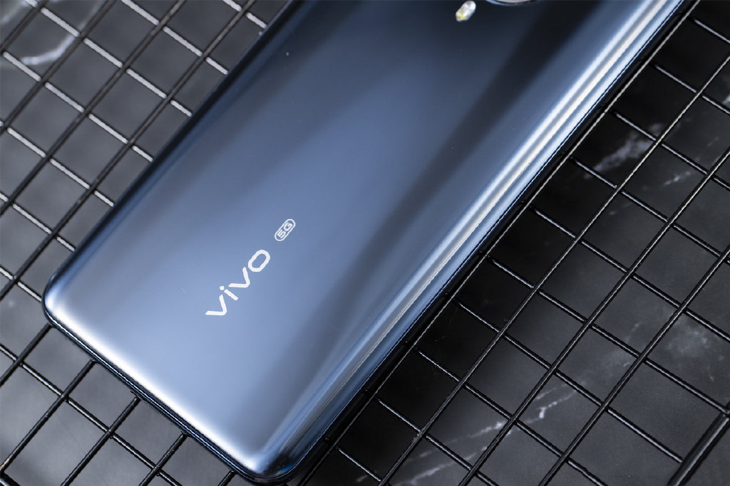 vivo S6评述，要做主播的第一部5G手机上！