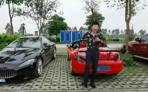 1500万抢人！周某出狱，30家网红公司蹲守签约：