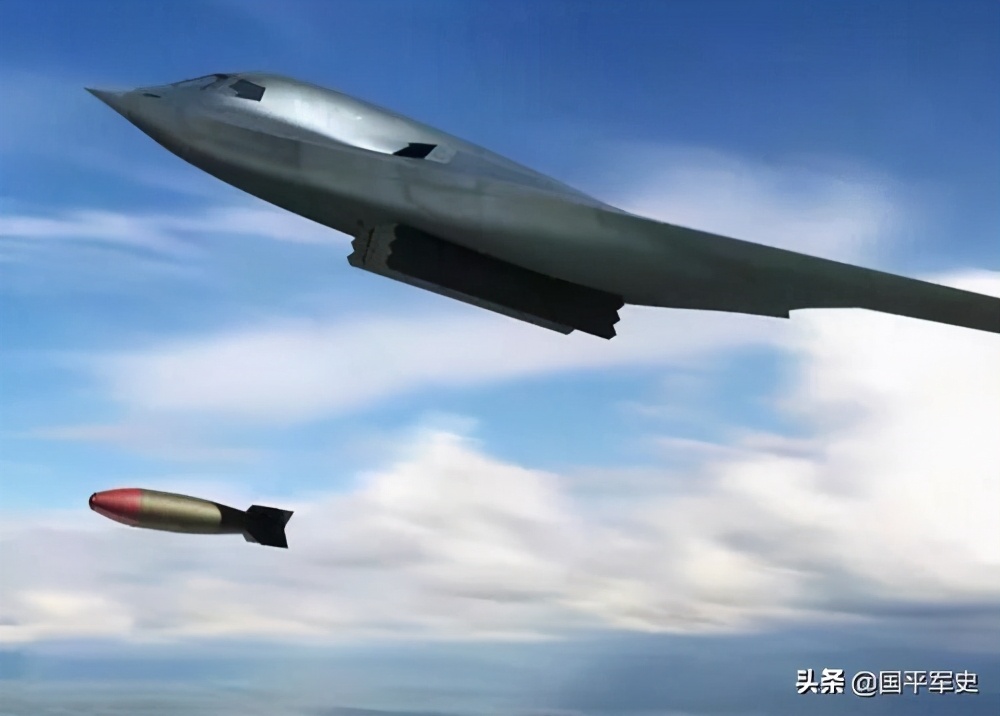 轰-20：突破第二岛链锐利武器，能配合海军深入