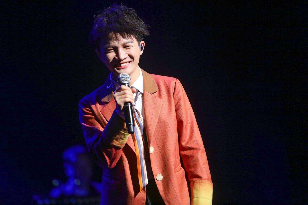 同是主播出身，周深被热捧而冯莫提被人嘲，乐