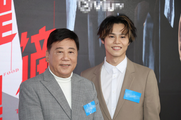 露面|78岁夏雨携子露面 满脸褶子下巴连脖子曾因儿子见女友生气一年