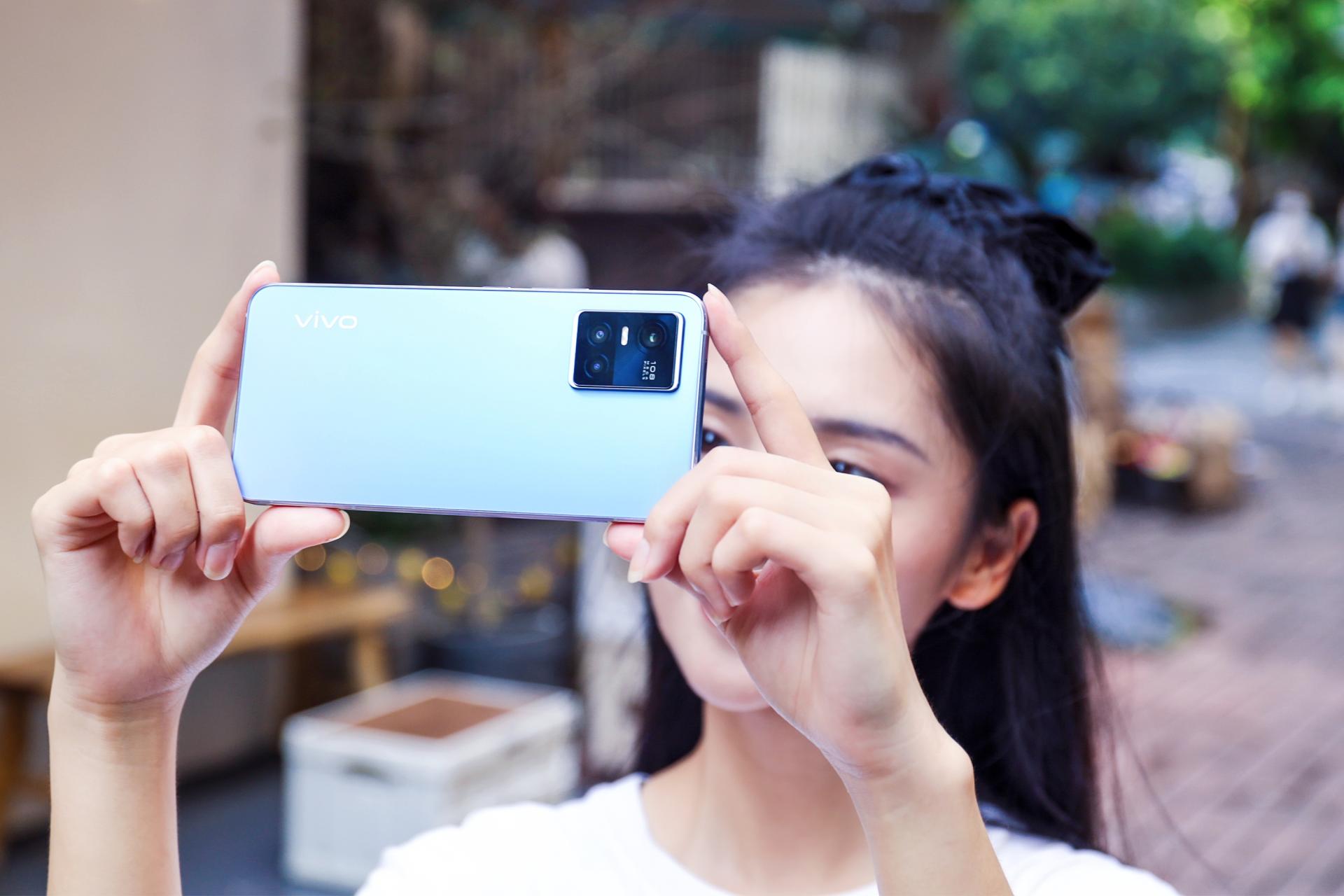 vivo S系列老用户都说买买买，这次的vivo S10怎么了？