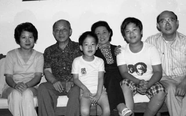 张学良一枪不放丢掉东北，他的三个儿子死于非