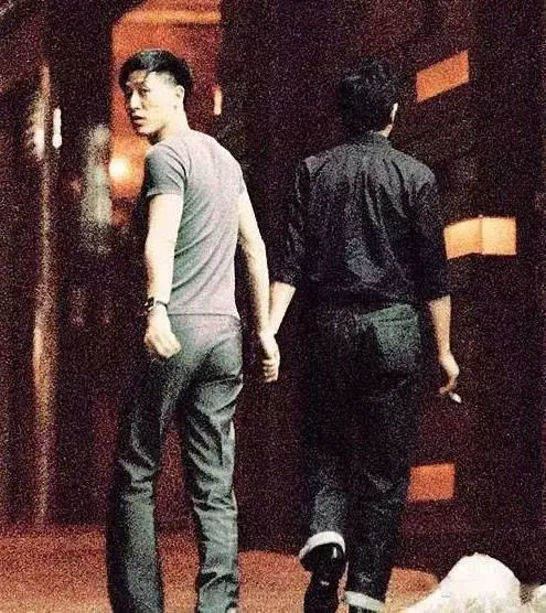 8张照片重温张国荣和唐鹤德的亲密时刻，爱情跨