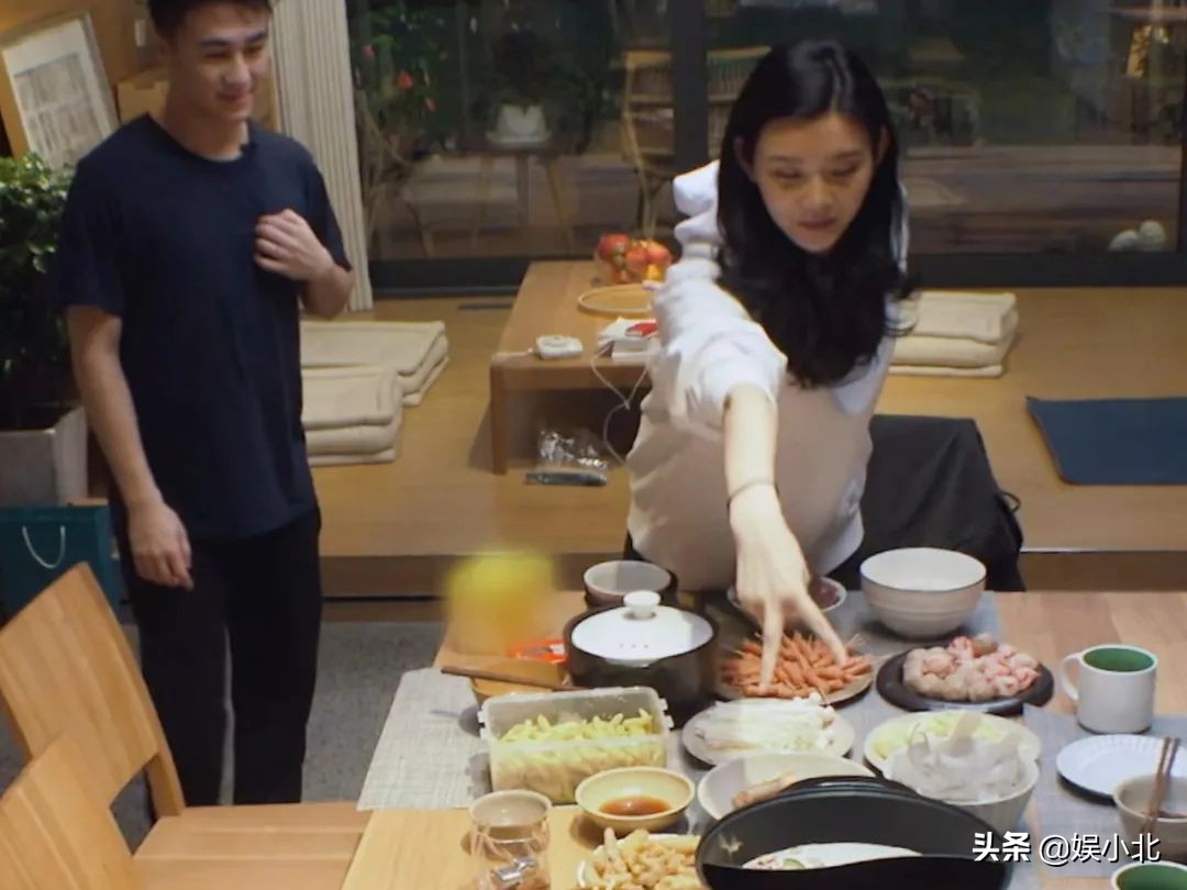 五天吃五顿火锅，没佣人的生活难自理？何猷君
