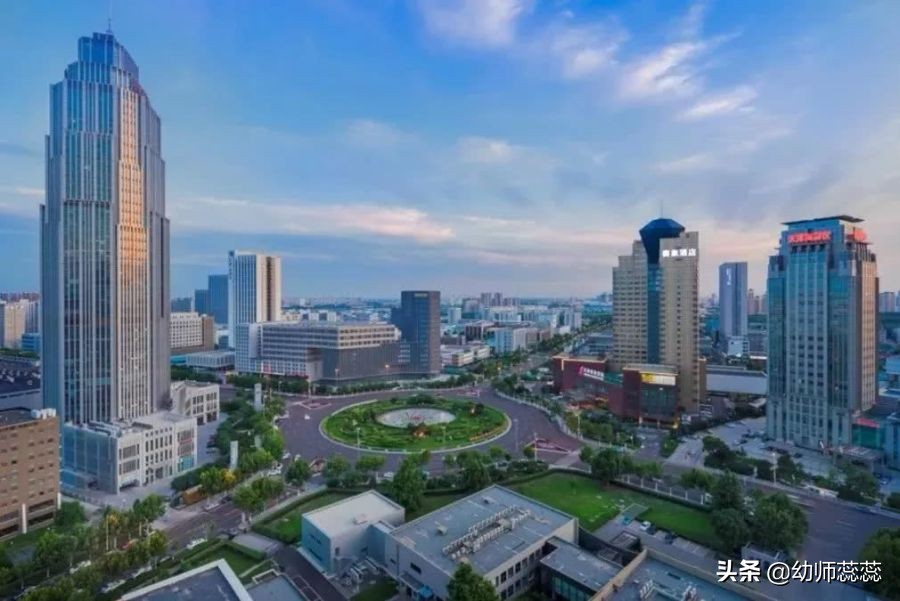 中国至关重要的二个城市群，一个以武汉为首，