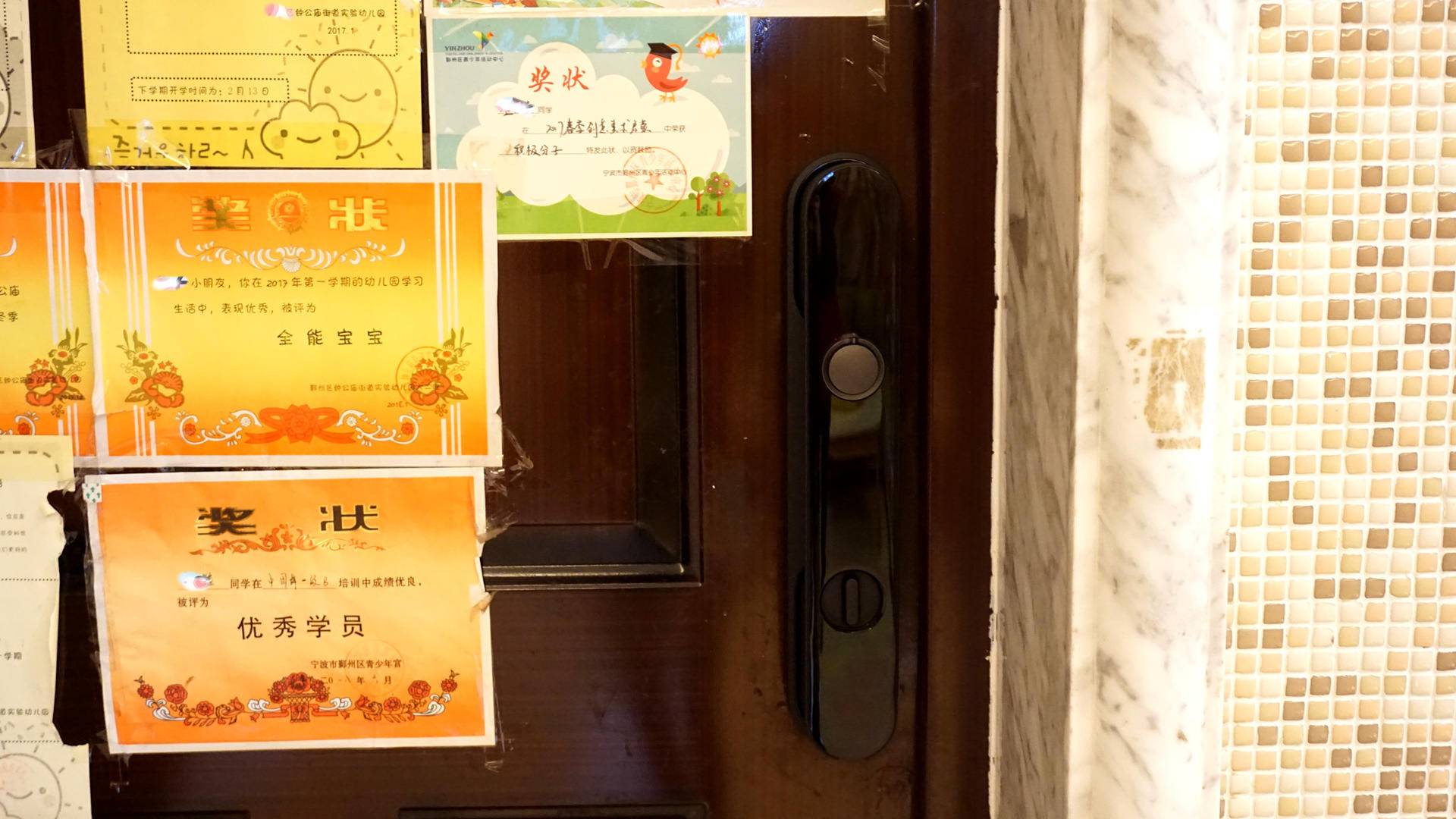老小区升级智能门锁，出门再也不用慌，智能门锁选购指南