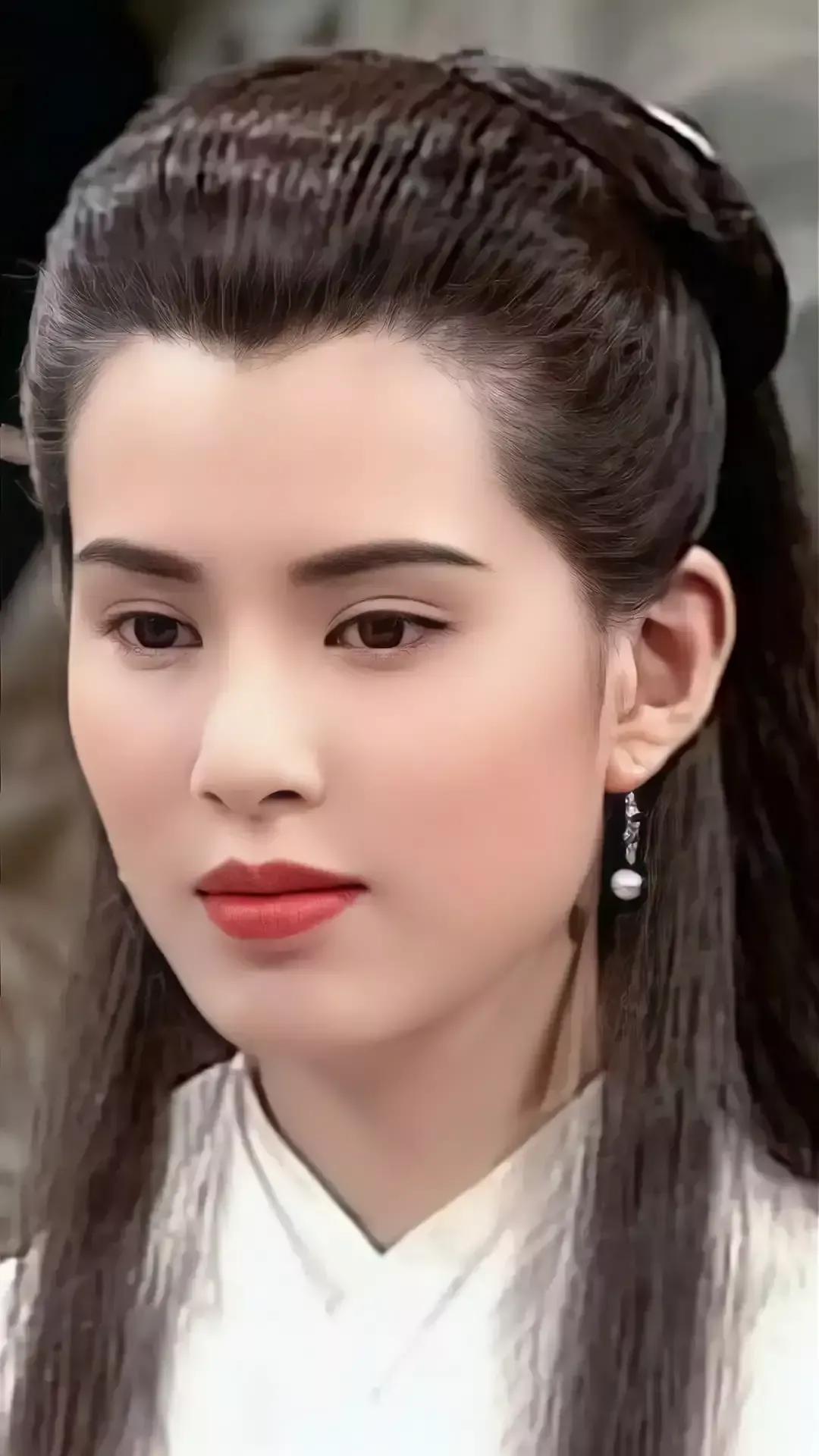 小龙女,武侠奇女子,很多人都扮演过小龙女,但我觉得最美的小龙女应该