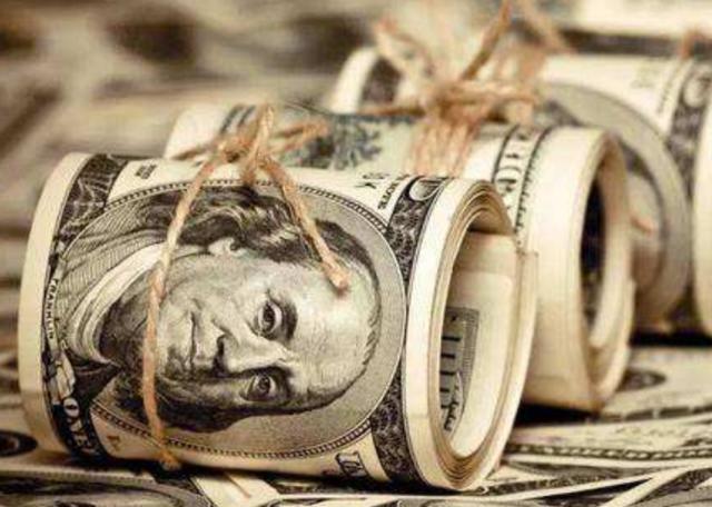 美元时代或要结束？美国向全世界“征税”，没