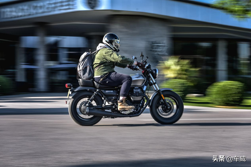 试驾横置双缸摩托——摩托古兹 V9 Bobber 纯正的意式大餐