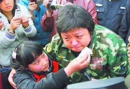 韩红：幼年丧父母亲改嫁，与王菲爱上同一男人，如今穷到令人钦佩