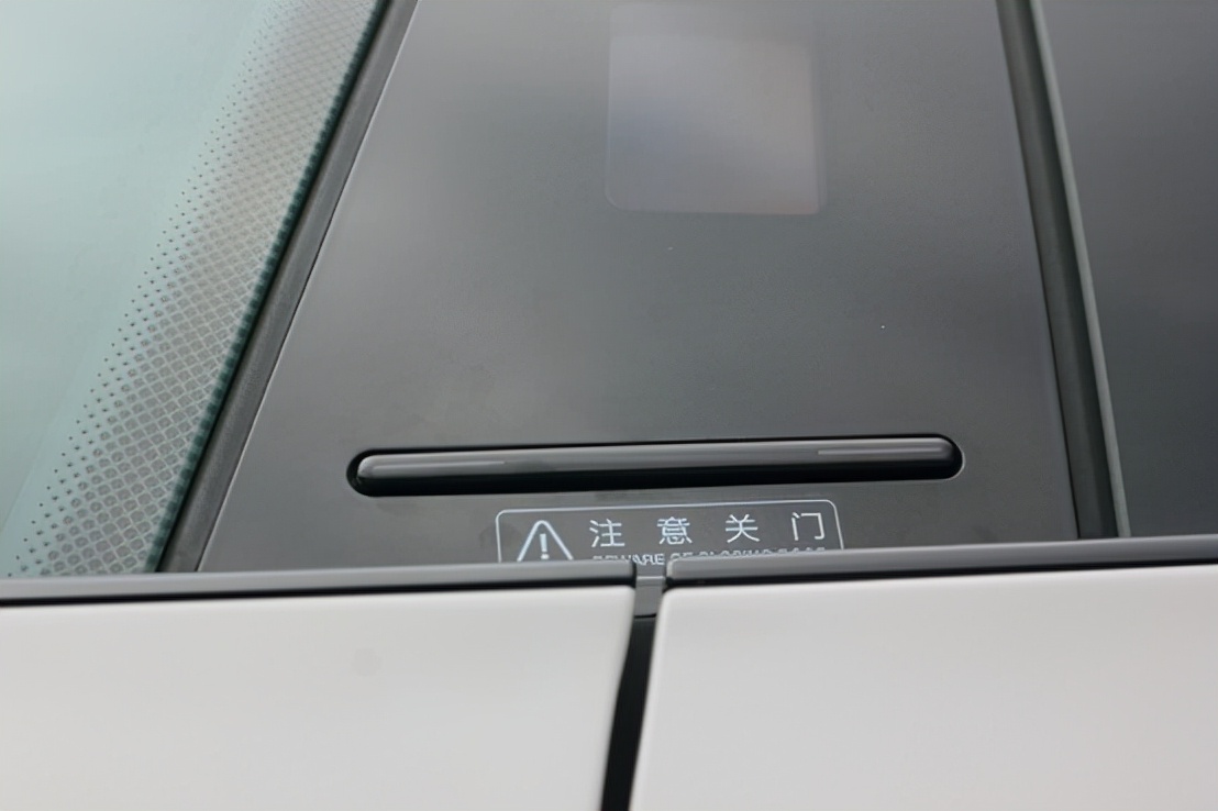 试驾高合HiPhi X：3.9秒破百 高科技和运动性的完美融合