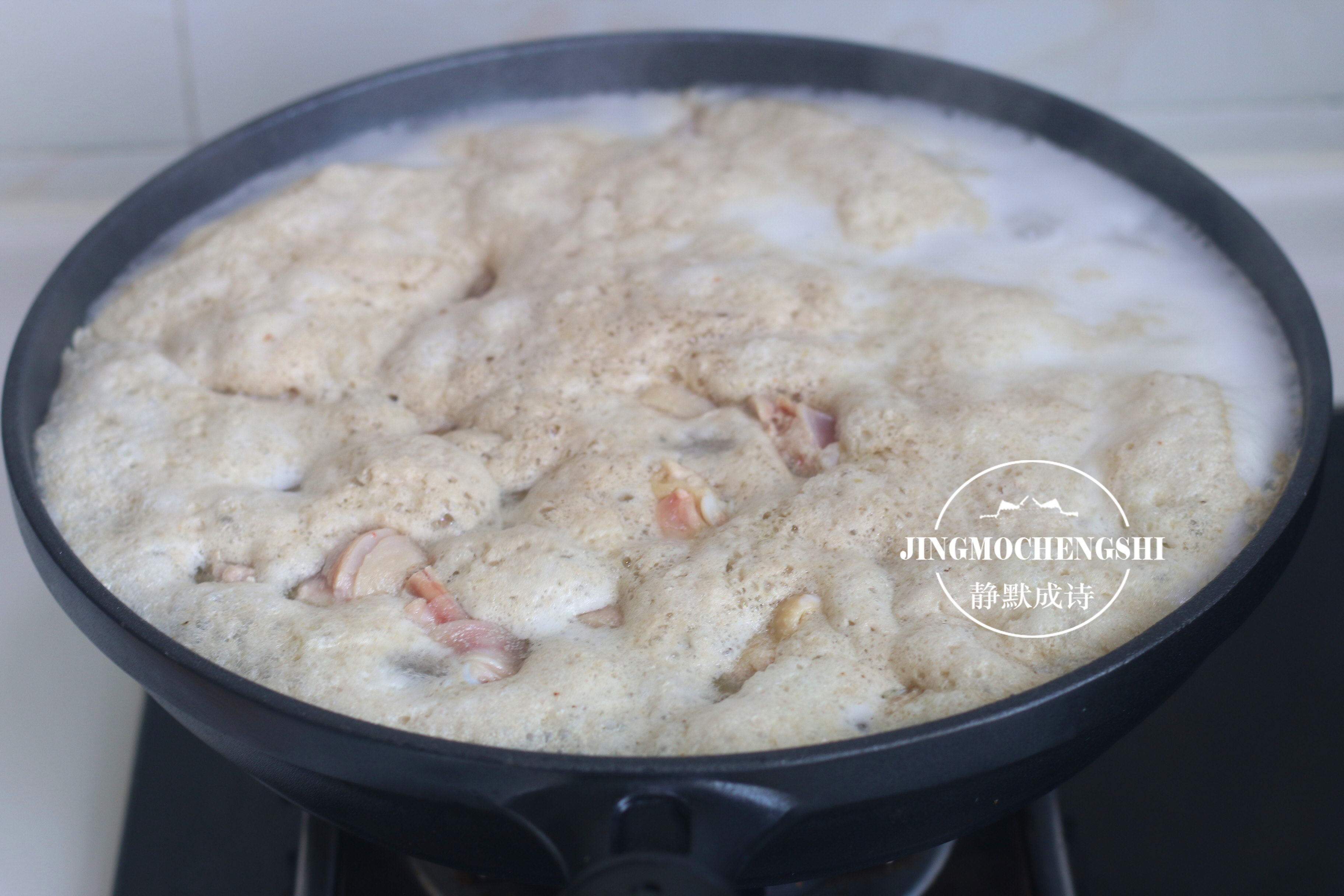 鸡腿和它是绝配，像我这样烧上1锅，好吃又解馋，你也来1勺？