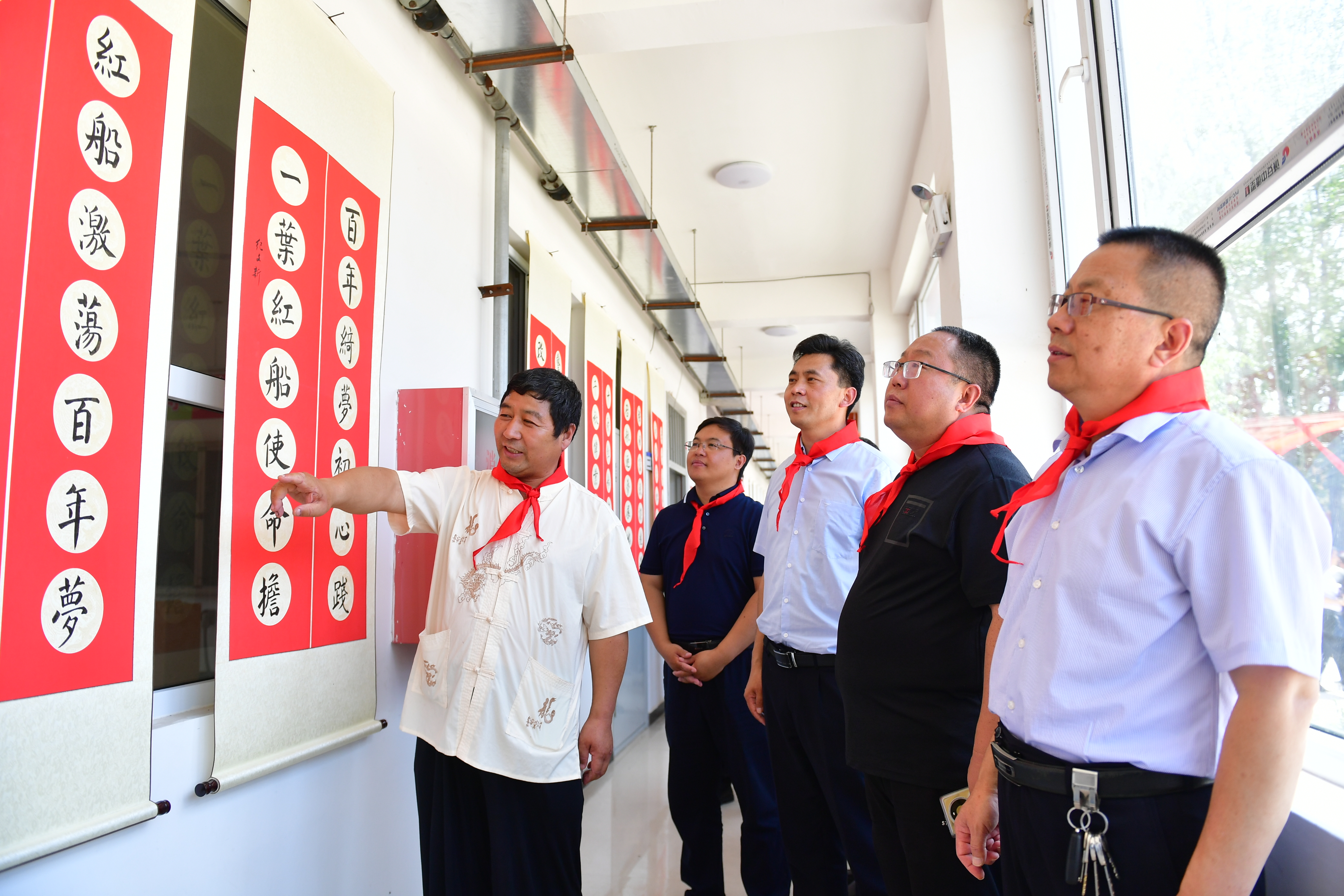 邯郸成安：纪文新回乡办书展颂党恩报乡情