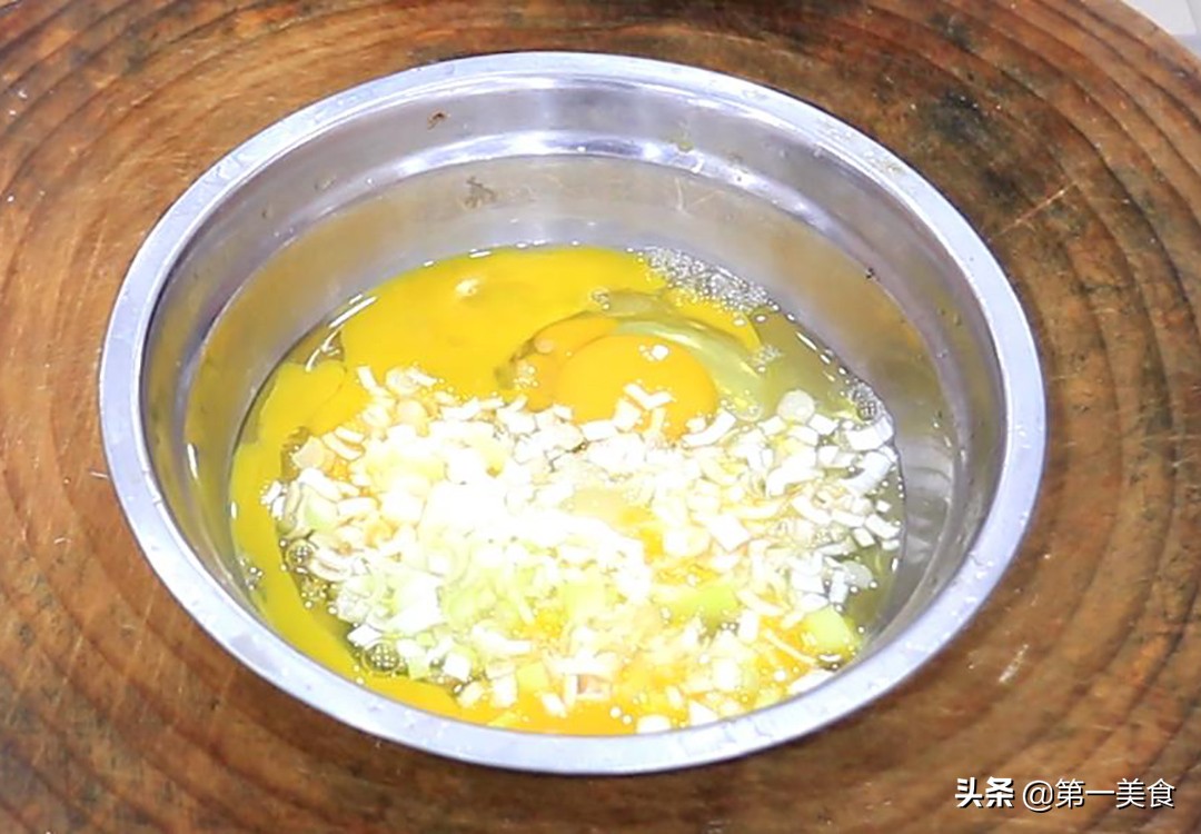 图片[3]-【苦瓜炒鸡蛋】做法步骤图 鸡蛋鲜嫩滑口 厨师长告诉你窍门-起舞食谱网