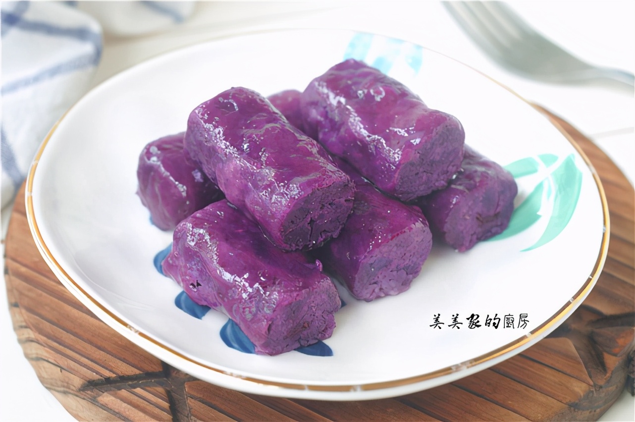 不用麵粉做早餐，比饅頭簡單多了，粉裡一滾上鍋一蒸，柔軟噴香