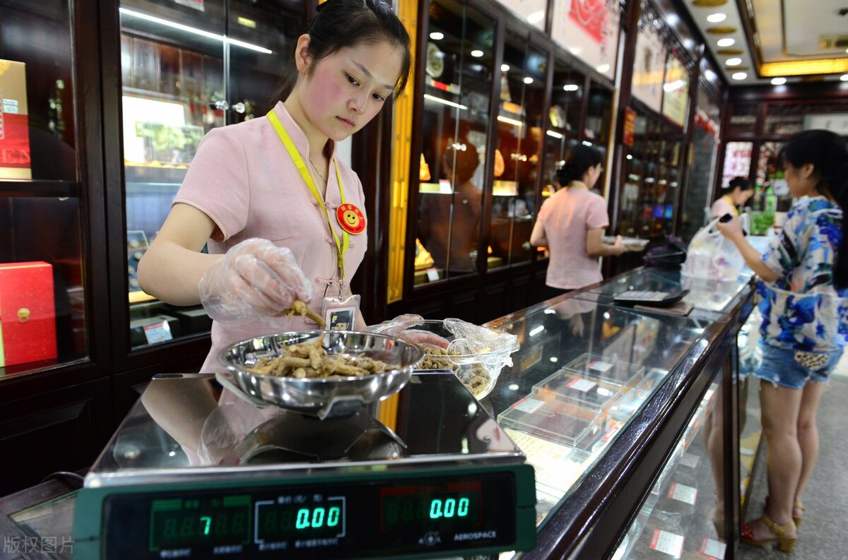 河南男人开中医保健馆，用别人的生意来引流，年赚200万，真厉害