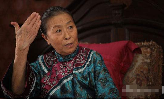 “丑娘”年轻时是校花？原以为是闹着玩，看到