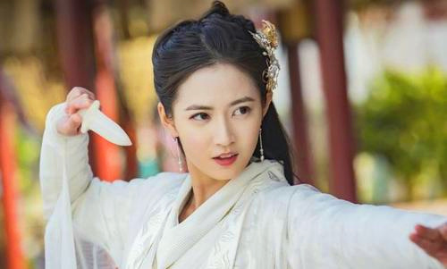 李易峰新剧女主，和杨紫唐嫣关系密切！最大挑