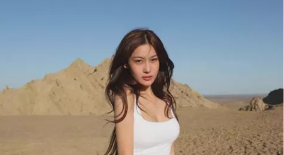 Zhang Xin grants: Cast off controversy to become army elder brother's wife, easy life of a small family is admired nowadays evil spirit other people, 