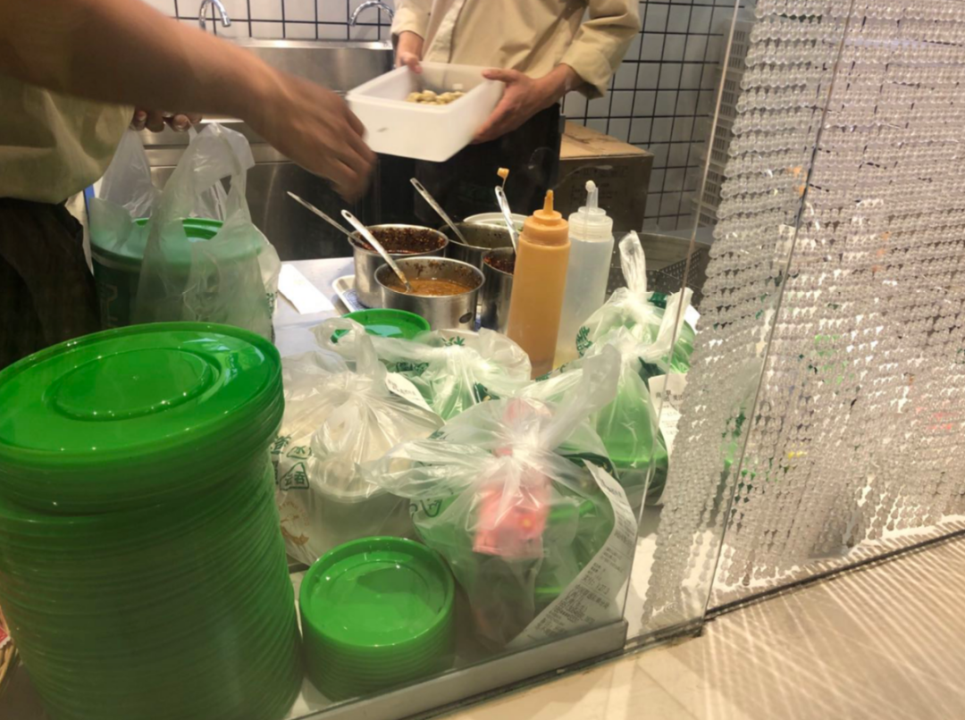 20平店卖“生饺子”天天排队，4年开出597家！“家庭餐桌”