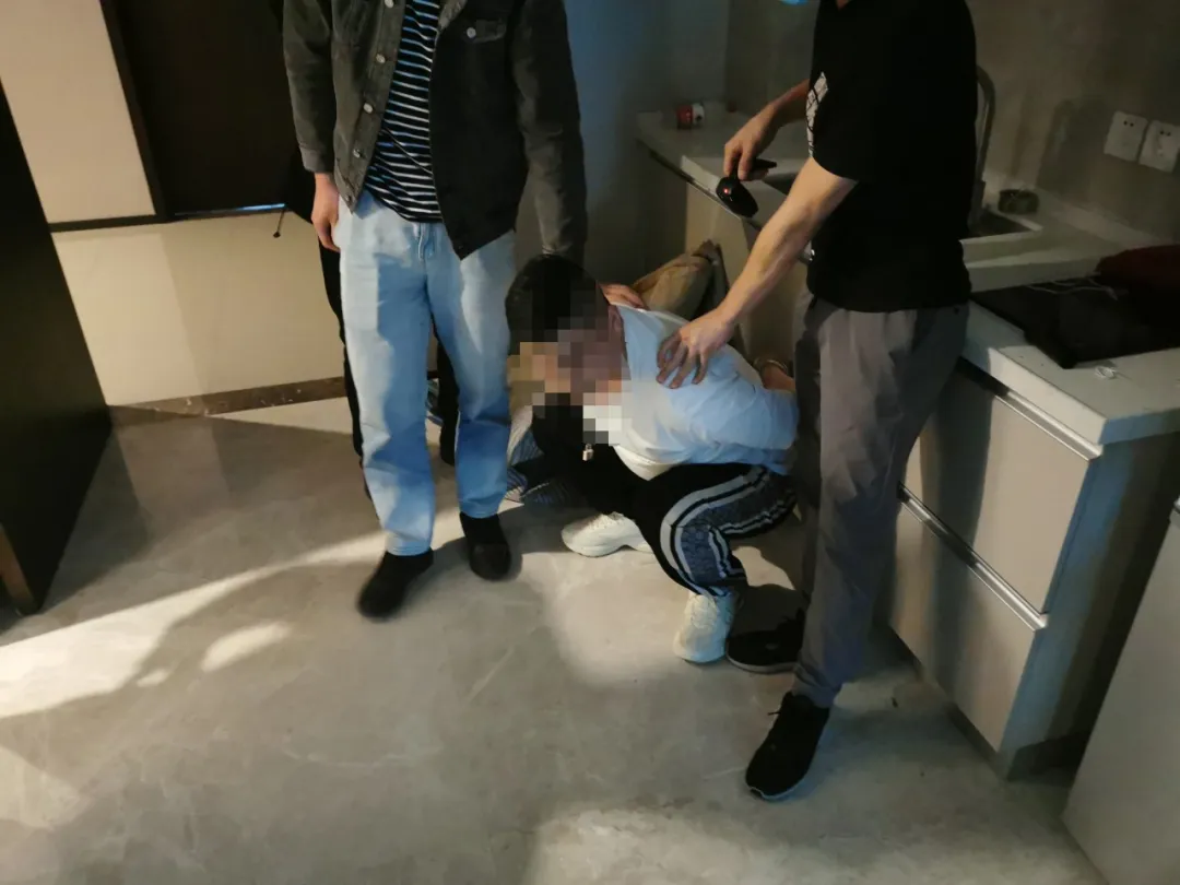 毛骨悚然，有女孩为赚毒资组织卖淫，杭州警方