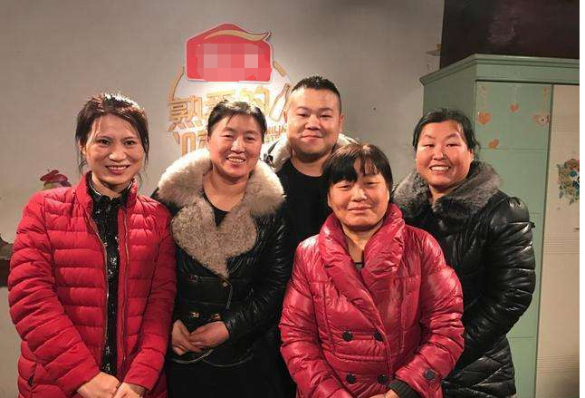 她是贾玲最感激的人：供她9年，为她放弃学业，