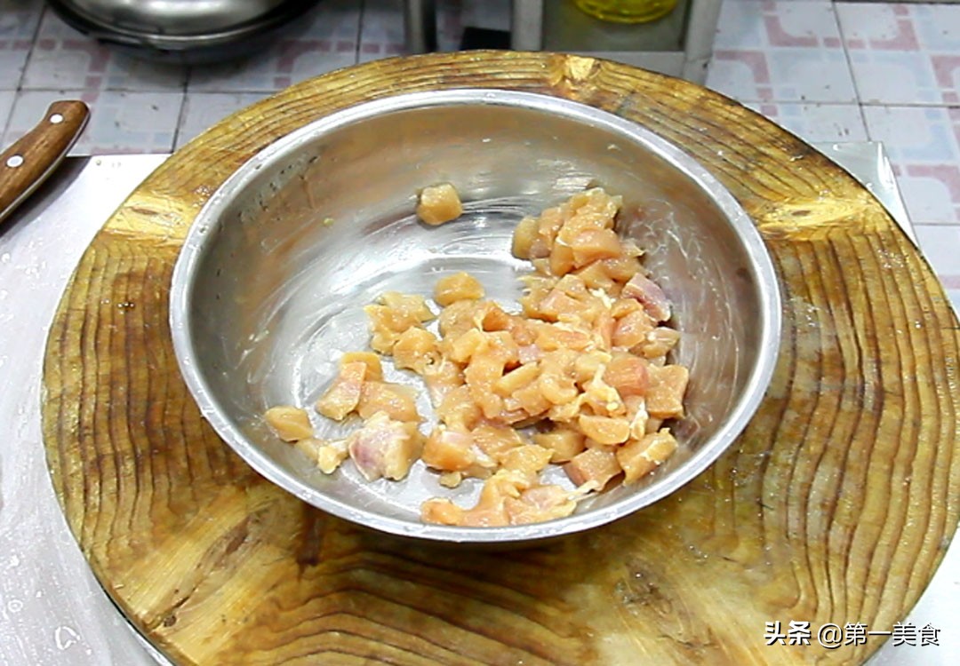 图片[2]-酸菜炒鸡脯肉做法 营养鲜香 好吃又下饭-起舞食谱网