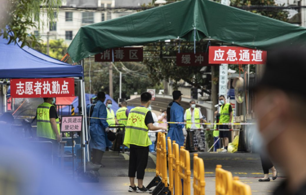 新的“震中”来了！确诊患者激增700%，医护人员根本不敢去上班