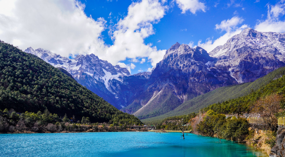Coming to Lugu Lake will make people wonder if they are willing to forget the time and forget themselves in their dreams