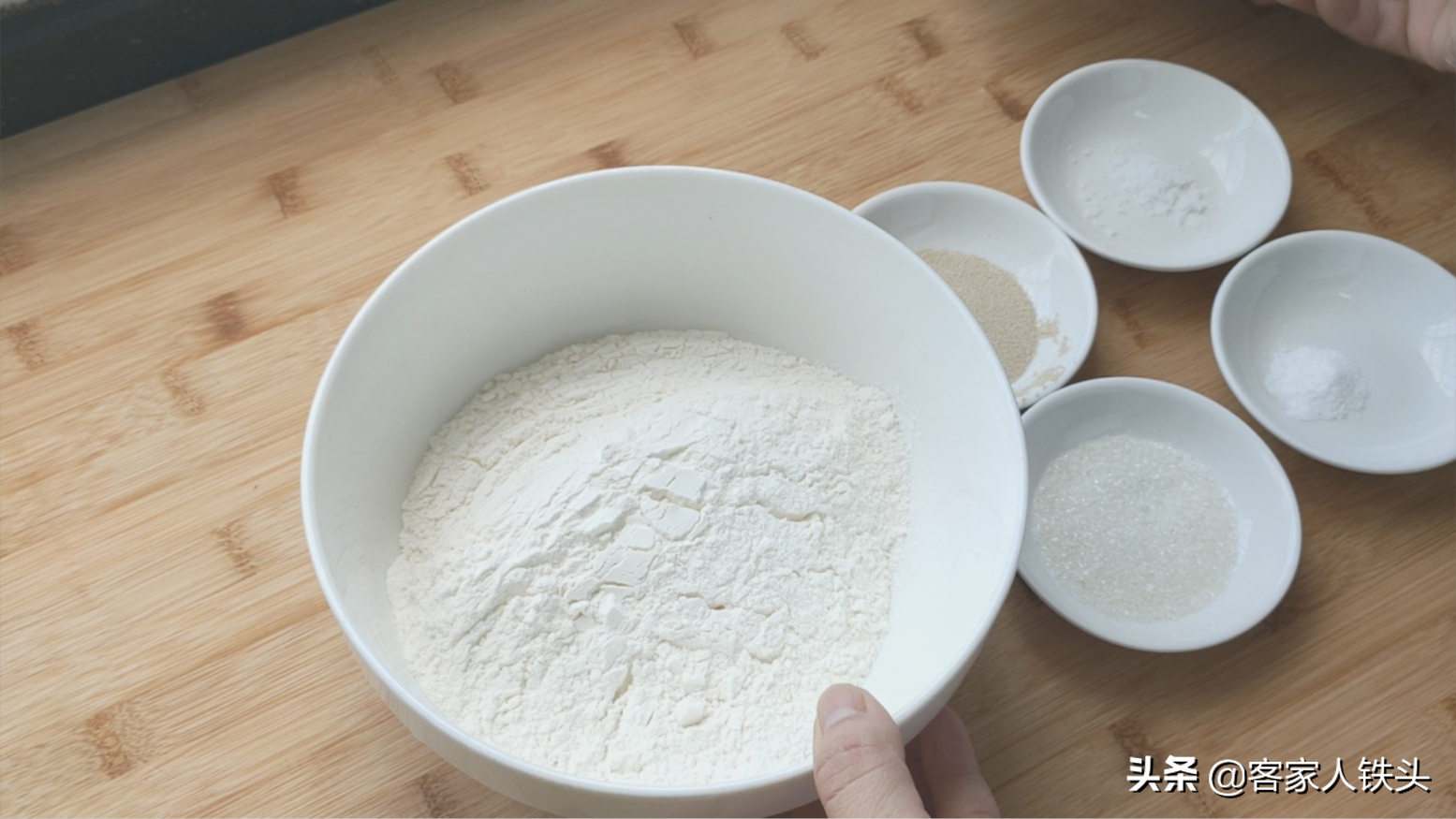 我家孩子隔三差五點吃的早餐做法，鬆軟又酥香，很多人一次吃5個